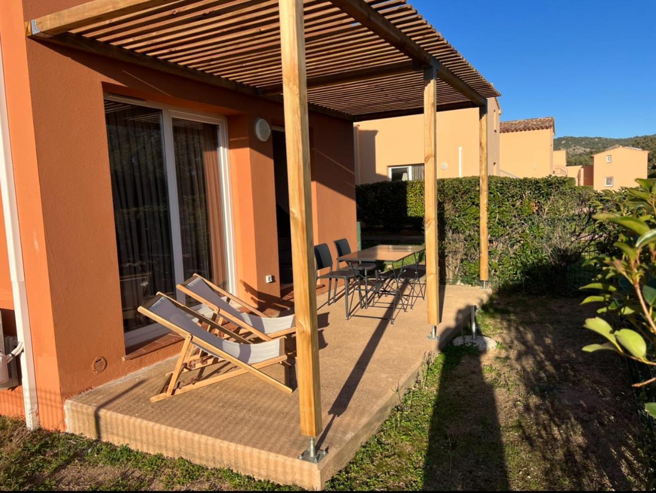 Residence Hoteliere Les Hameaux De Saint Cyprien Appartement 2 Chambres Lecci Exteriér fotografie